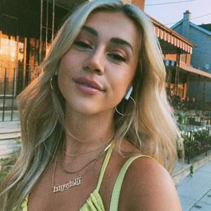 Meet your Posher, Caroline